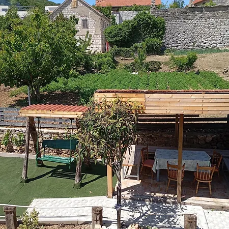 Сasa de vacaciones Kuca Za Odmor Mirakul Tugare